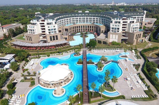 سفر به آنتالیا در تابستان؛ تجربهای به یاد ماندنی