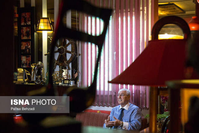 خوانندگان به آهنگسازان ظلم کردند / بهتر نیست تهیهکنندگان دنبال کاسبی خود بروند؟