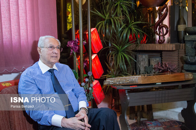 خوانندگان به آهنگسازان ظلم کردند / بهتر نیست تهیهکنندگان دنبال کاسبی خود بروند؟