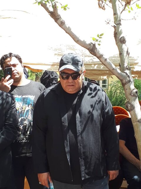 حضور هنرمندان در مراسم خاکسپاری سینا زند + عکس