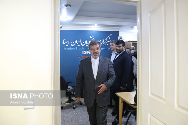 خاوری همچنان تحت تعقیب است/ کانادا همکاری ندارد