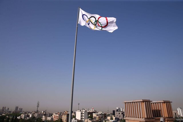 اهتزاز پرچم پنج حلقه در کمیته ملی المپیک+عکس