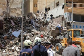 ریزش ساختمان در مصر؛ انتقال ۴ مصدوم به بیمارستان و ادامه آواربرداری