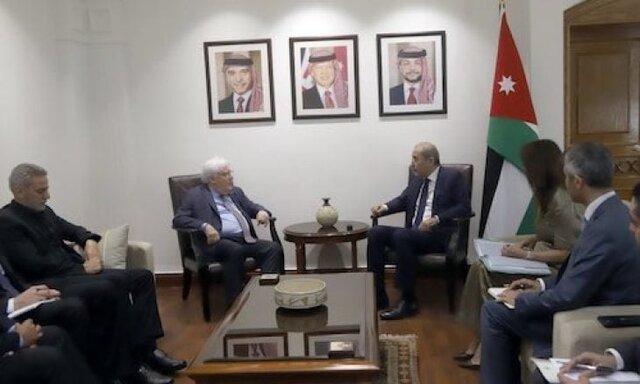 وزیر خارجه اردن در دیدار با گریفیث: آینده پناهجویان سوری در کشور خودشان است
