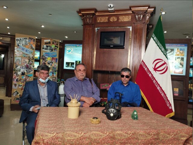 مراد درویشی نفر وسط «خس خس» نفسهایی که شهادت میدهند