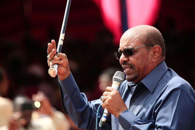 عمرالبشیر رویترز: افراط گرایان حکومت عمر البشیر در پشت پرده درگیری سودان نقش دارند