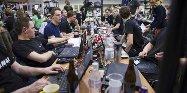 هوش مصنوعی چه مشاغلی را از بین میبرد؟