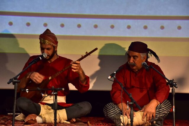ساز و آواز هنرمندان و ادعایی درباره تعزیه در شب نخست جشنواره نواحی