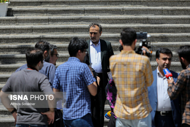 دهقان: برای شکایت از کرهجنوبی منتظر نظر قطعی بانک مرکزی هستیم دهقان: برای شکایت از کرهجنوبی منتظر نظر قطعی بانک مرکزی هستیم