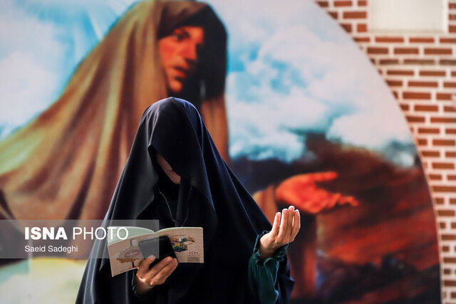 مراسم دعای روز عرفه در گلزار شهدای تبریز/ عکس آرشیوی است پخش زنده دعای عرفه از شبکههای تلویزیونی