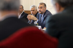 حمید سجادی و حسین امیرعبداللهیان در نشست مشترک وزیر امور خارجه و وزیر ورزش و جوانان