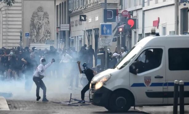 چهارمین شب ناآرامی‌ها در فرانسه؛ ماکرون،بازی‌های ویدئویی و رسانه‌های اجتماعی را دلیل شورش دانست