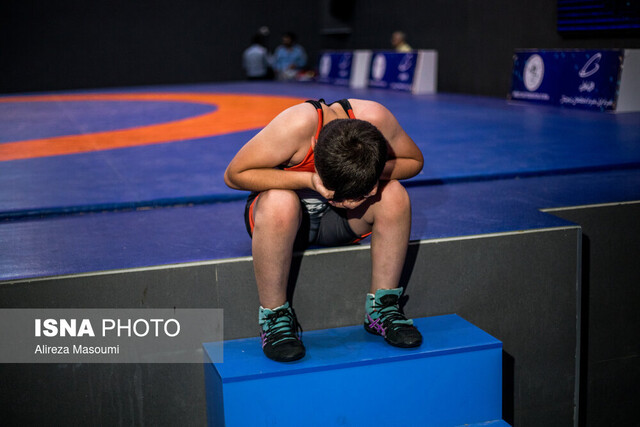 عکس تزئینی است. چوب و زنجیرکشی در کشتی دانشآموزی یاسوج+ فیلم