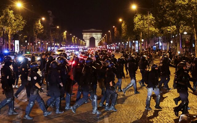 پنجمین شب ناآرامی‌ها؛ پرواز هلیکوپترها و استقرار خودروهای زرهی در شهرهای فرانسه