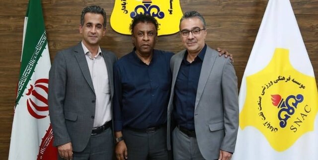 از سمت راست، قنواتی، فیروزی و رحمانی( مدیرعامل باشگاه) مدیر جدید نفت آبادان معرفی شد