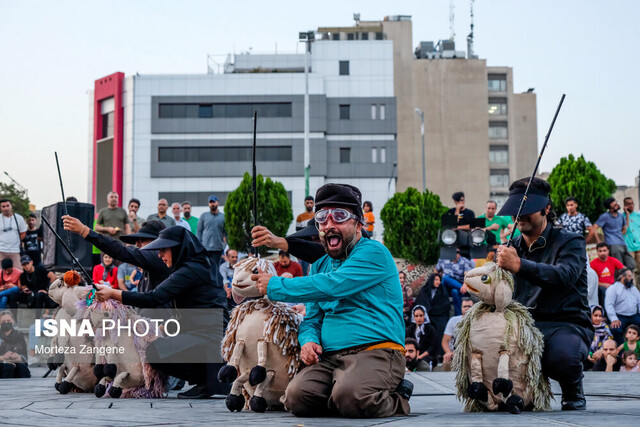 عکس تزئینی است  اجرای تئاتر عروسکی در مناطق کم برخوردار فارس