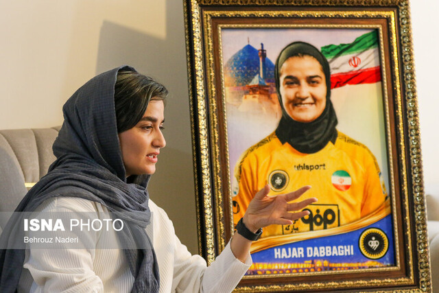 زنان با قلبشان فوتبال بازی میکنند/ کاری نکنند که بگوییم "که چه؟"