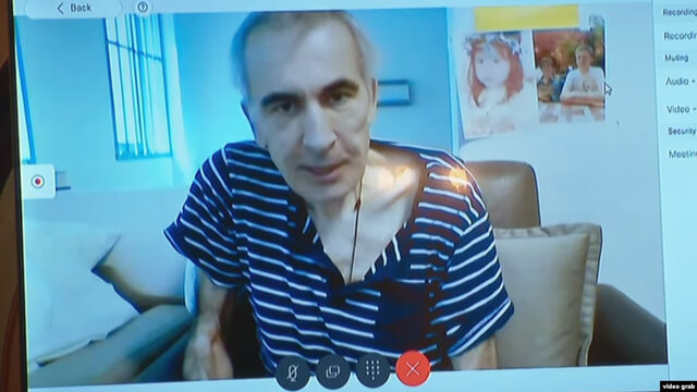 تصاویر باورنکردنی از رئیسجمهوری سابق در گرجستان