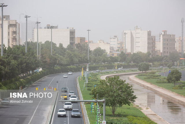 گردوخاک، اصفهان را فرا می‌گیرد 