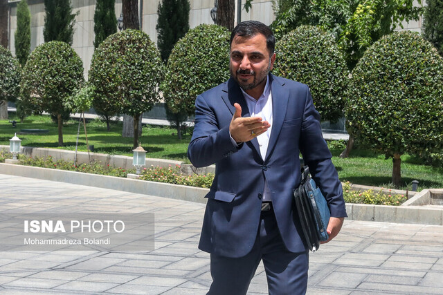 زارعپور: پیامرسانهای ایرانی حافظ حریم خصوصی کاربران هستند زارعپور: پیامرسانهای ایرانی حافظ حریم خصوصی کاربران هستند