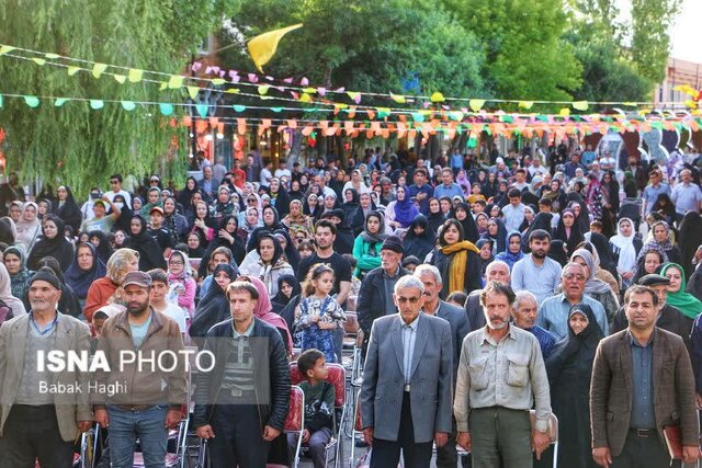 جشن عید غدیر خم در پیاده‌راه عالی قاپو اردبیل