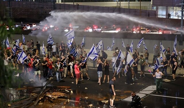 در تظاهرات اسرائیلی‌ها علیه کابینه نتانیاهو سه تن زخمی شدند