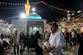 حال و هوای حرم مطهر رضوی در شب عید غدیرخم