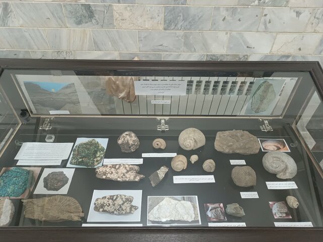 رونمایی نشان منظومه شمسی و شهابسنگهای جدید اهدایی به موزه شهاب سنگ نراق