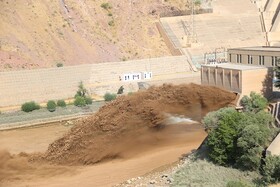 بازگشایی دریچه‌های سد لتیان/ از اتراق و تردد در حاشیه رودخانه جاجرود خودداری کنید