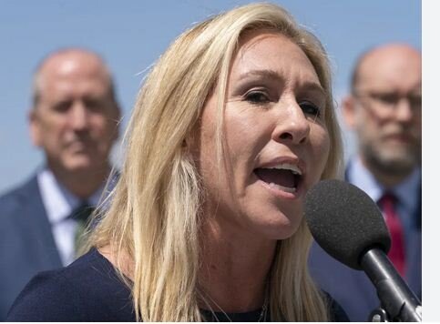 هشدار قانونگذار جمهوریخواه آمریکایی درباره ارسال مهمات خوشهای به اوکراین هشدار قانونگذار جمهوریخواه آمریکایی درباره ارسال مهمات خوشهای به اوکراین