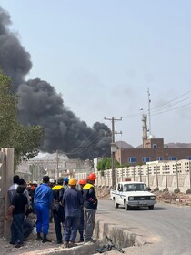 آتش‌سوزی در مخزن هیدروکربن پالایشگاه آفتاب بندرعباس/اورژانس و بیمارستان‌های استان در آماده‌باش