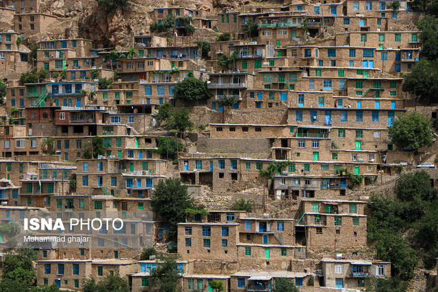 ازسرمایه گذاری۸۰۰۰۰میلیارد تومانی اشتغالزایی درمناطق روستایی وعشایری تابرگشت مهاجران به روستاها