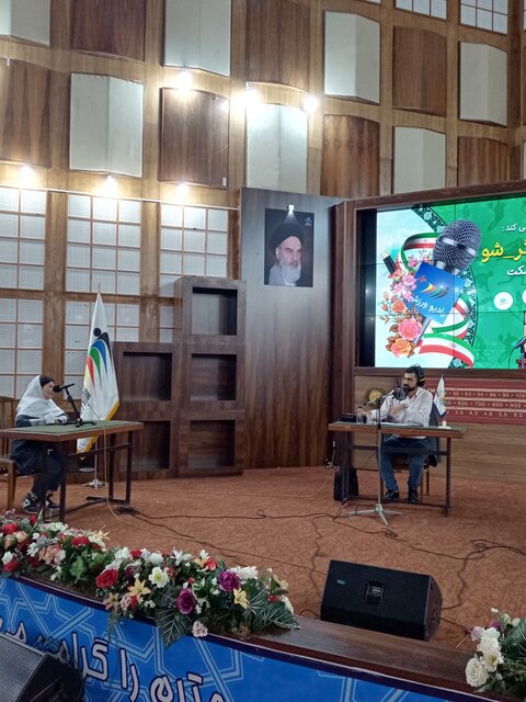 گزارشگرهای نوجوان در مقابل قدیمیها قرار گرفتند + فیلم و عکس