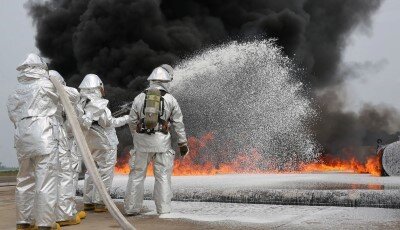 تفاوت تجهیزات آتشنشانی صنعتی و عادی