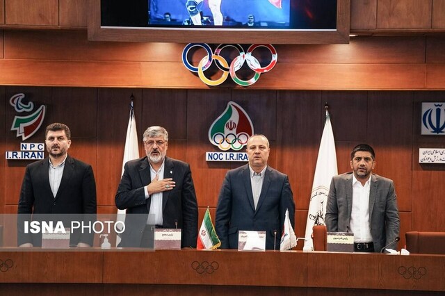 کنایه دبیر به مخالفان: با کارمان حرف بزنیم و جر نزنیم! کنایه دبیر به مخالفان: با کارمان حرف بزنیم و جر نزنیم!