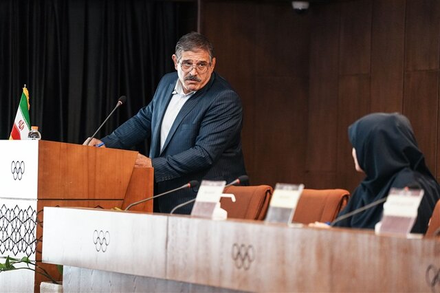 عباس جدیدی بخاطر شکایت دبیر ۲۰ میلیون تومان جریمه شد عباس جدیدی بخاطر شکایت دبیر ۲۰ میلیون تومان جریمه شد