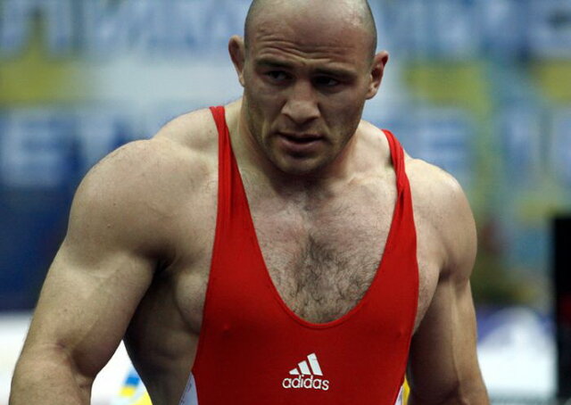 یزدانی و موحد کبیر در میان غولهای کشتی آزاد جهان