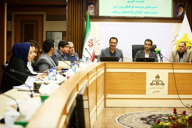 تزریق پول به نفت آبادان با شرط انتخاب سرمربی و آوردن ۵ بازیکن!