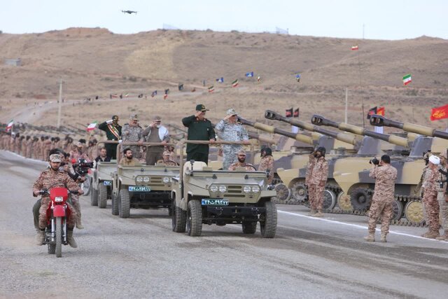 سرلشکر باقری: نیروی زمینی سپاه در اوج آمادگی است