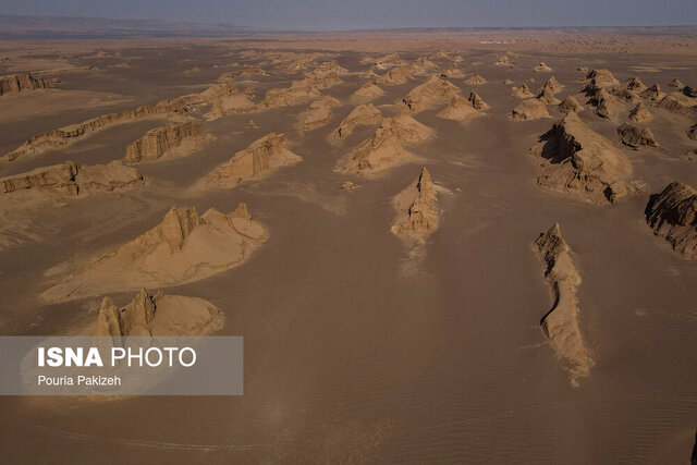 آنچه در این بیابان میبینید و در جهان نه / آنچه این بیابان را جهانی کرد