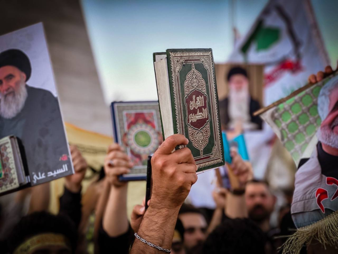 تجمع عراقیها در میدان التحریر در اعتراض به جسارت به قرآن کریم + فیلم