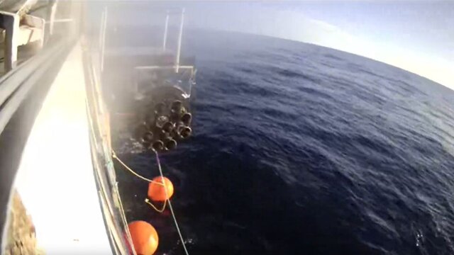 عکسهای بیرون کشیدن تقویتکننده موشک شرکت «راکتلب» از اقیانوس آرام