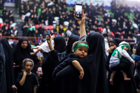 مراسم شیر خوا رگان حسینی در سالن شهید بهشتی استادیوم آزادی کرمانشاه