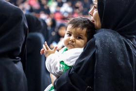 مراسم شیر خوا رگان حسینی در سالن شهید بهشتی استادیوم آزادی کرمانشاه