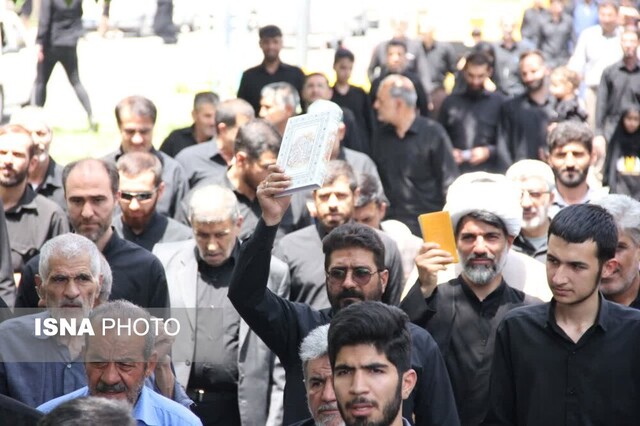 راهپیمایی نمازگزاران شهرکردی در اعتراض به هتک حرمت قرآن