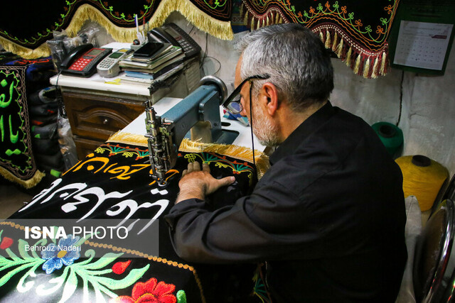 پرچم، مثل طلاست/ برکت اباعبدالله و اهلبیت (ع) در پرچمدوزی است