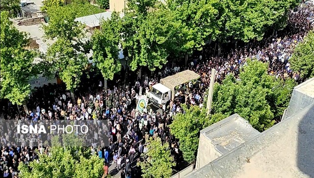 پیکر مطهر ۲ شهید نیروی انتظامی در یاسوج تشییع و به خاک سپرده شد پیکر مطهر ۲ شهید نیروی انتظامی در یاسوج تشییع و به خاک سپرده شد