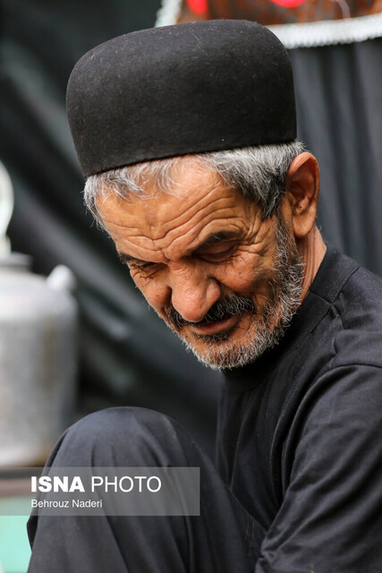 روایتی از کاروان نمادین هشتم محرم خمینی‌شهر 