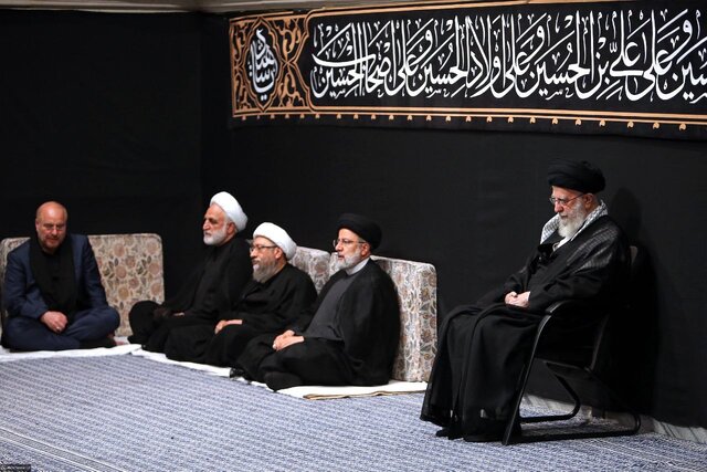 اولین شب مراسم عزاداری حضرت اباعبدالله الحسین (ع) با حضور رهبر معظم انقلاب