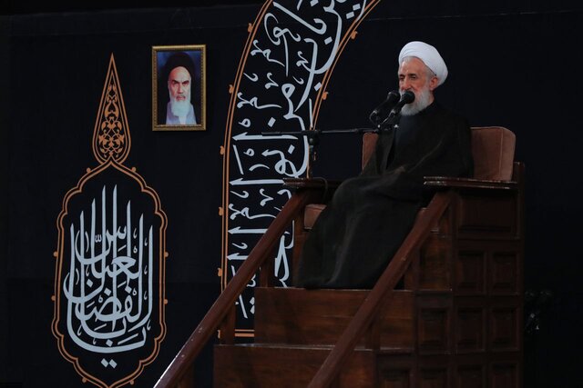 اولین شب مراسم عزاداری حضرت اباعبدالله الحسین (ع) با حضور رهبر معظم انقلاب